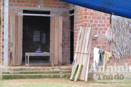 Một người đàn ông chết bất thường với nhiều vết cắt trên cổ