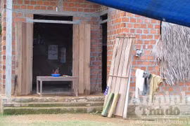 Một người đàn ông chết bất thường với nhiều vết cắt trên cổ