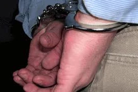 Cuối năm thua bài bạc, bịt mặt cướp giật 100 triệu đồng tại ngân hàng