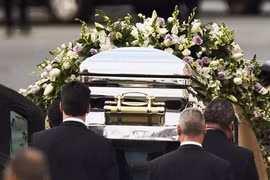 Thế giới vĩnh biệt Whitney Houston!
