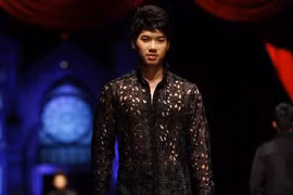 Nam "chân dài" tranh tài trong Vietnam’s next top model 2013