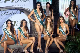 Thí sinh Miss Earth 2013 "nóng bỏng" với bikini