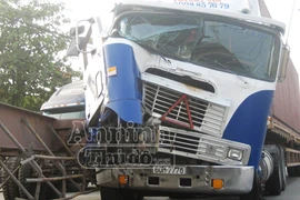 Đường vào cảng Cát Lái tê liệt vì tai nạn liên hoàn