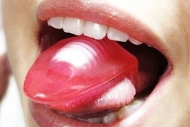 Coi chừng chiếc "lưỡi thần kỳ" bán ở tiệm "đồ chơi người lớn"