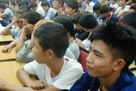 Bí thư Thành ủy Đà Nẵng trò chuyện với 200 thiếu niên hư hỏng