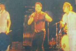 "Ông hoàng nhạc sến" Ngọc Sơn khoe ảnh độc trước đêm liveshow