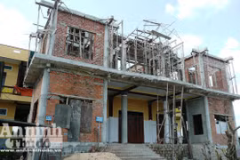 Sập giàn cốt pha, 5 người bị thương nặng