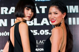 Thùy Trang, Trang Trần đọ lưng gợi cảm