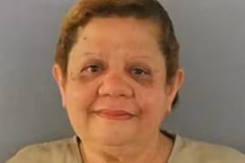 Khát tình, người đàn bà lừa cảnh sát tới nhà, xin...quan hệ