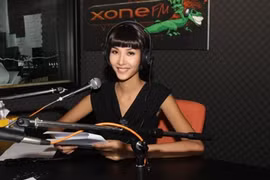 Quán quân Top model Hoàng Thùy bật mí bài hát yêu thích 