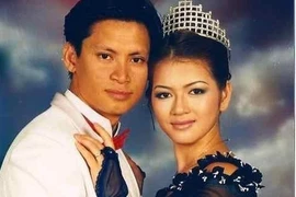 Lộ ảnh cưới và đăng ký kết hôn nghi của Lý Nhã Kỳ