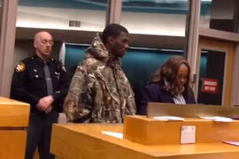 Sống sót một cách thần kì sau khi trúng 14 phát đạn