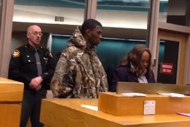 Sống sót một cách thần kì sau khi trúng 14 phát đạn