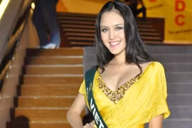 Hoàng Anh gợi cảm trong phần thi trang phục dạ hội