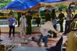  Bảo vệ chết trên sân trường do bệnh lý