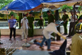  Bảo vệ chết trên sân trường do bệnh lý