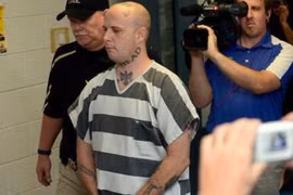 Cặp vợ chồng lên kế hoạch giết chết tất cả “tội phạm tình dục”