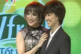 Tung chiêu độc, Đàm Vĩnh Hưng giả gái hát "Nhớ anh"