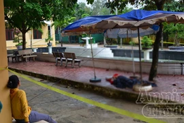 Hoảng hồn phát hiện người bảo vệ nằm chết trên sân trường