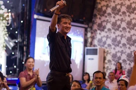 "Sao" kiếm bộn tiền nhờ người hâm mộ