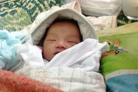  Phát hiện bé sơ sinh bị bỏ rơi trong thời tiết giá lạnh