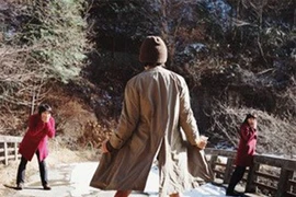 Quá sa đà vào chat sex, giới trẻ có thể bị ám ảnh sex và mắc bệnh phô dâm... (ảnh minh họa)