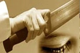 Vừa ra tù vì tội giết người lại chém đứt lìa cánh tay vợ