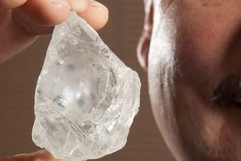 Chiêm ngưỡng viên kim cương khổng lồ 507 carat