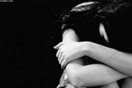 Nhói lòng thiếu nữ bị "dê già" cưỡng hiếp đến tàn tạ