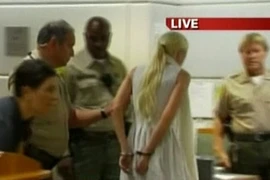 Lindsay Lohan bị phạt 300 ngày ngồi tù