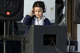 DJ chuyên nghiệp 11 tuổi