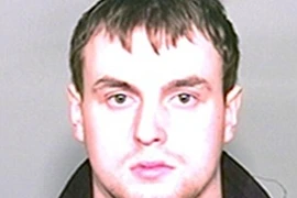 Đáp máy bay tới Mỹ để quan hệ với bạn chat tuổi teen