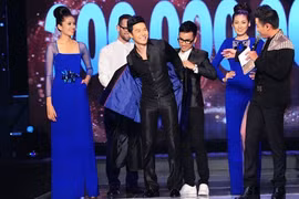 Nathan Lee ga-lăng khi tặng váy cho Hoa hậu Ngọc Hân