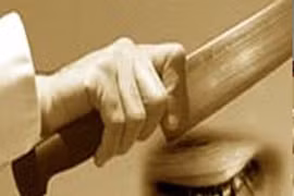 Chồng bất ngờ chém chết vợ, rồi tự sát bằng điện