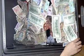 Giả danh phóng viên, moi tiền ông chủ xưởng gỗ