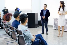 Trương Ngọc Ánh hút hồn các nhà thiết kế