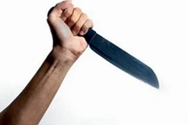 Bị chém gần lìa cánh tay khi đang "hành sự" với phụ nữ hơn 20 tuổi