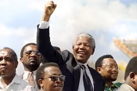 Con đường trở thành huyền thoại của Nelson Mandela