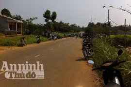 2 người tử vong vì đâm vào ô tô và cột mốc