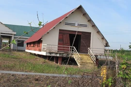 Nhà văn hóa cộng đồng ở Tây Nguyên: Xây xong “đóng cửa, bỏ hoang”! (2)