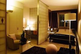 Khách sạn ngay trong… nhà vệ sinh