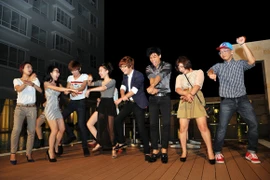 Thí sinh Giọng hát Việt "quậy" hết cỡ với Gangnam Style