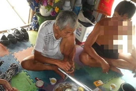 Lão 70 “nhặt” được vợ bị bảo: "Sắp xuống lỗ còn... ham"