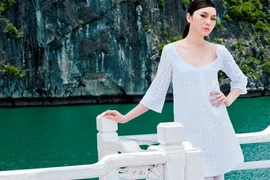 Thí sinh Next top khoe dáng trên du thuyền sang trọng