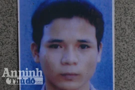 Hung hãn dùng mã tấu chém công an