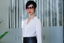 Xuân Lan "tái xuất", khoe thân hình thon gọn sau khi sinh