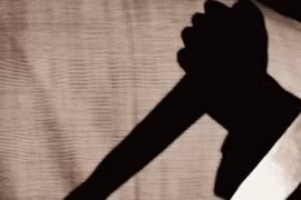 Nổi cơn ghen, gọi tình địch ra nói chuyện... bằng dao