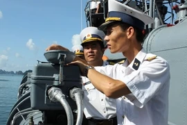 Hải quân Việt Nam bắn hạ mục tiêu, bảo vệ vùng biển