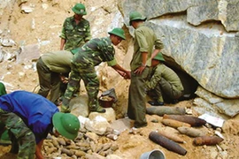 Quốc tế chung tay khắc phục hậu quả bom mìn với Việt Nam