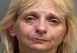 Bà ngoại bị bắt vì để cháu gái 2 tuổi uống phải trà có chất kích dục